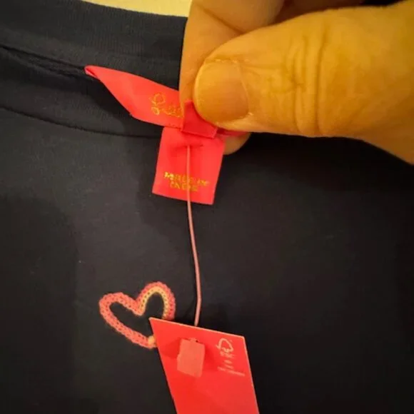 NWT Lilly Pulitzer "Lots of Love" Heart Sweatshirt - Navy ✨ Sz M - Picture 3 of 9